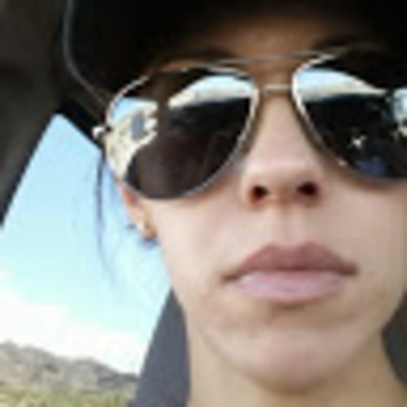 Meet your Posher, Lillian - Picture 1 of 1